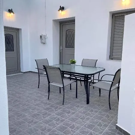 Anemone Traditional House *